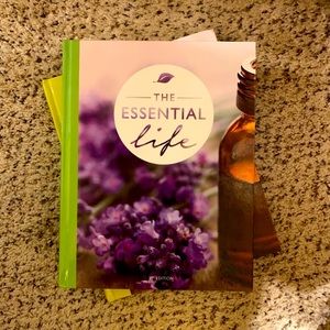 The Essential Life book - oils use guide!